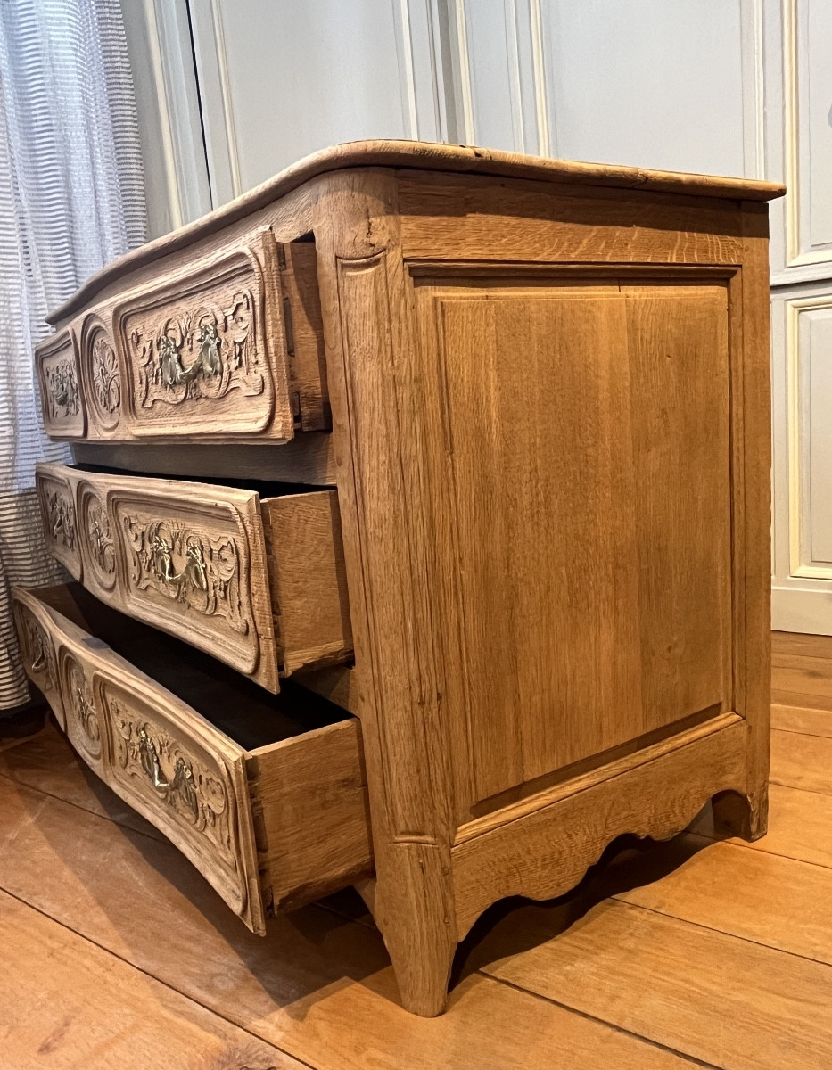 Louis XV Period Curved Chest Of Drawers.-photo-3