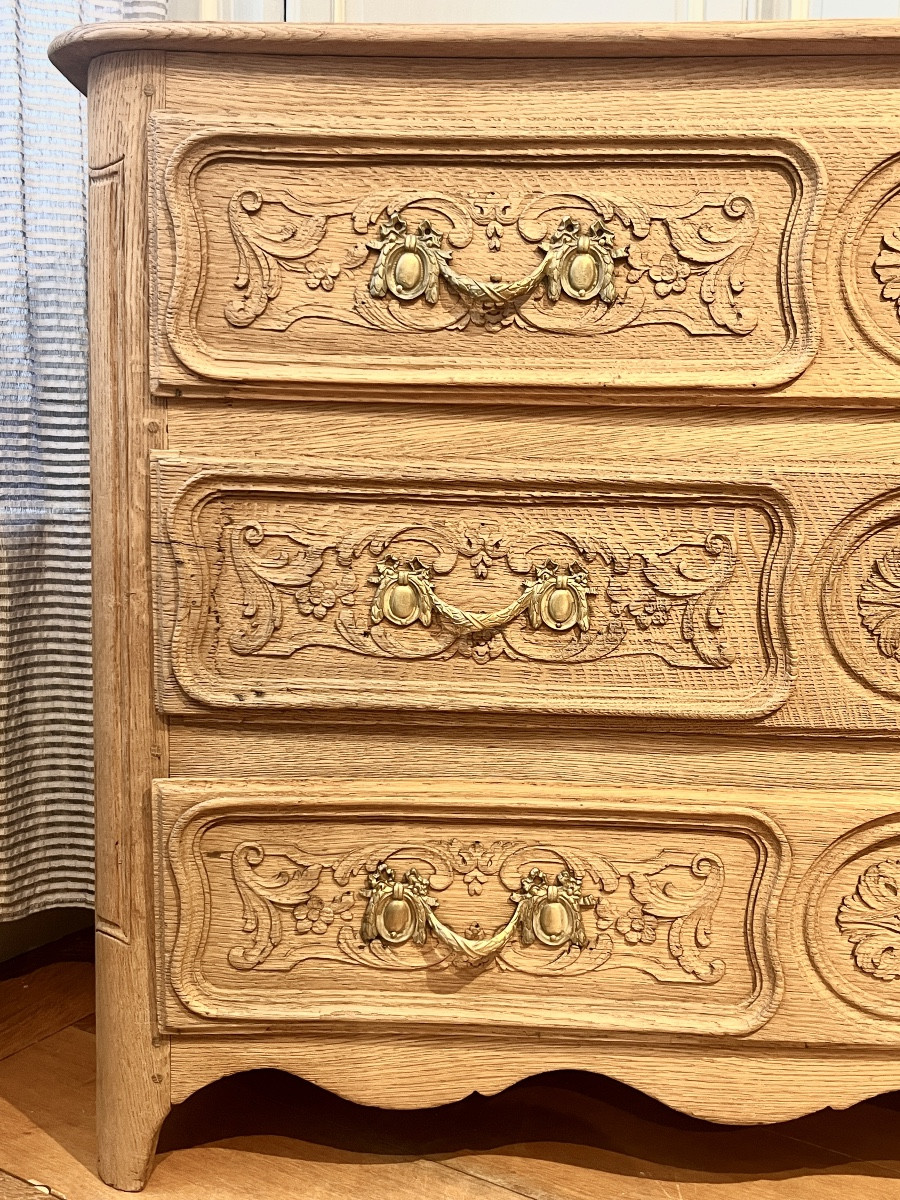 Louis XV Period Curved Chest Of Drawers.-photo-3