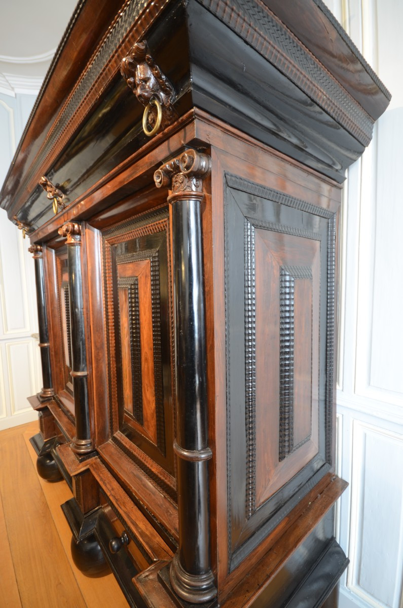 Dutch Armoire. Seventeenth Century.-photo-4