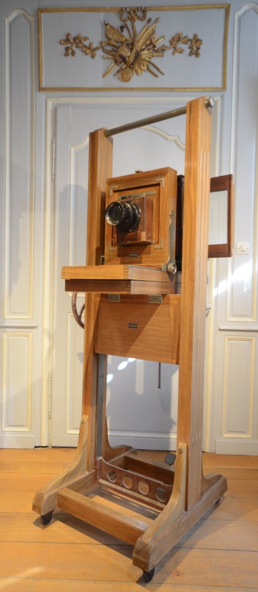 Camera. Circa 1925.-photo-3