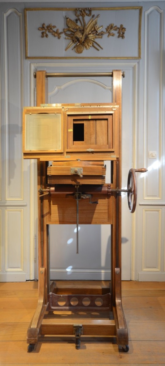 Camera. Circa 1925.-photo-2