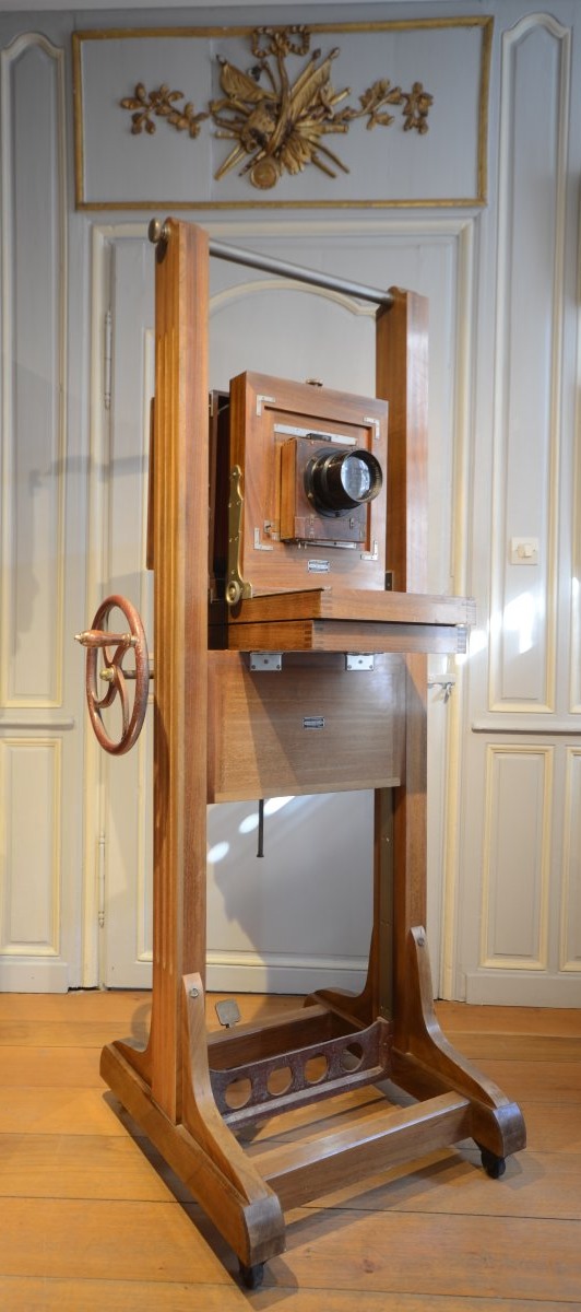 Camera. Circa 1925.