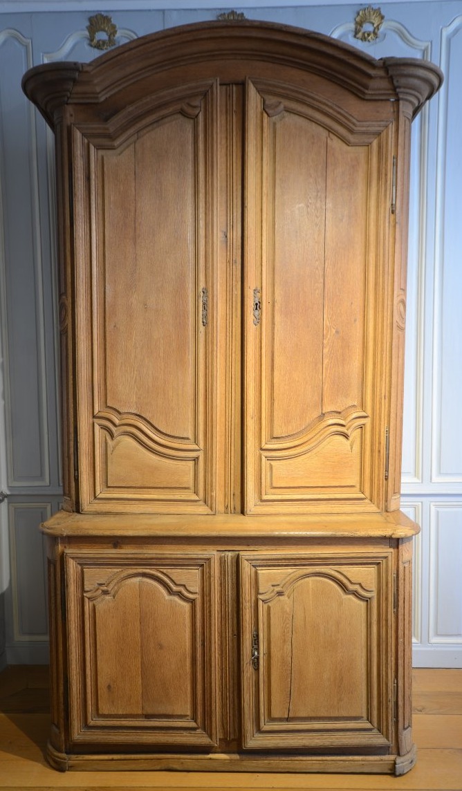 Buffet deux corps. Ile de France. Epoque Louis XIV.-photo-2