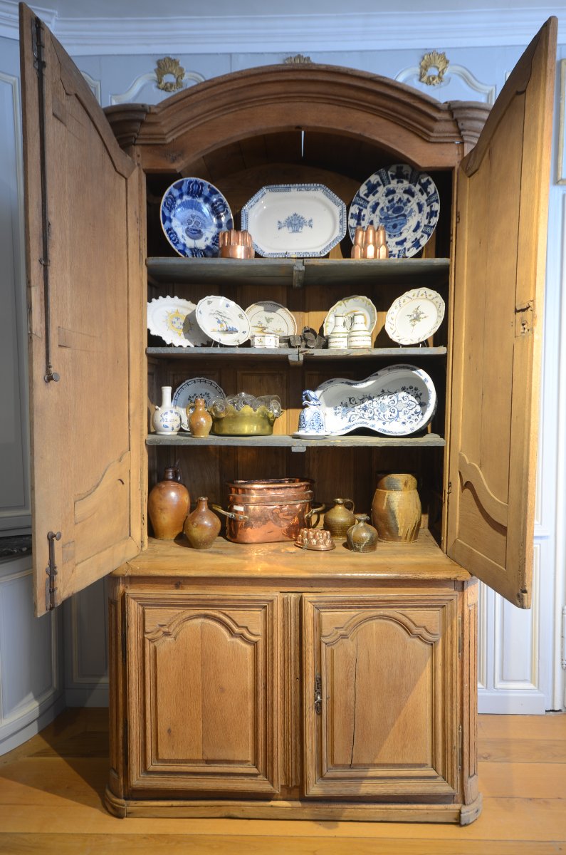 Buffet deux corps. Ile de France. Epoque Louis XIV.
