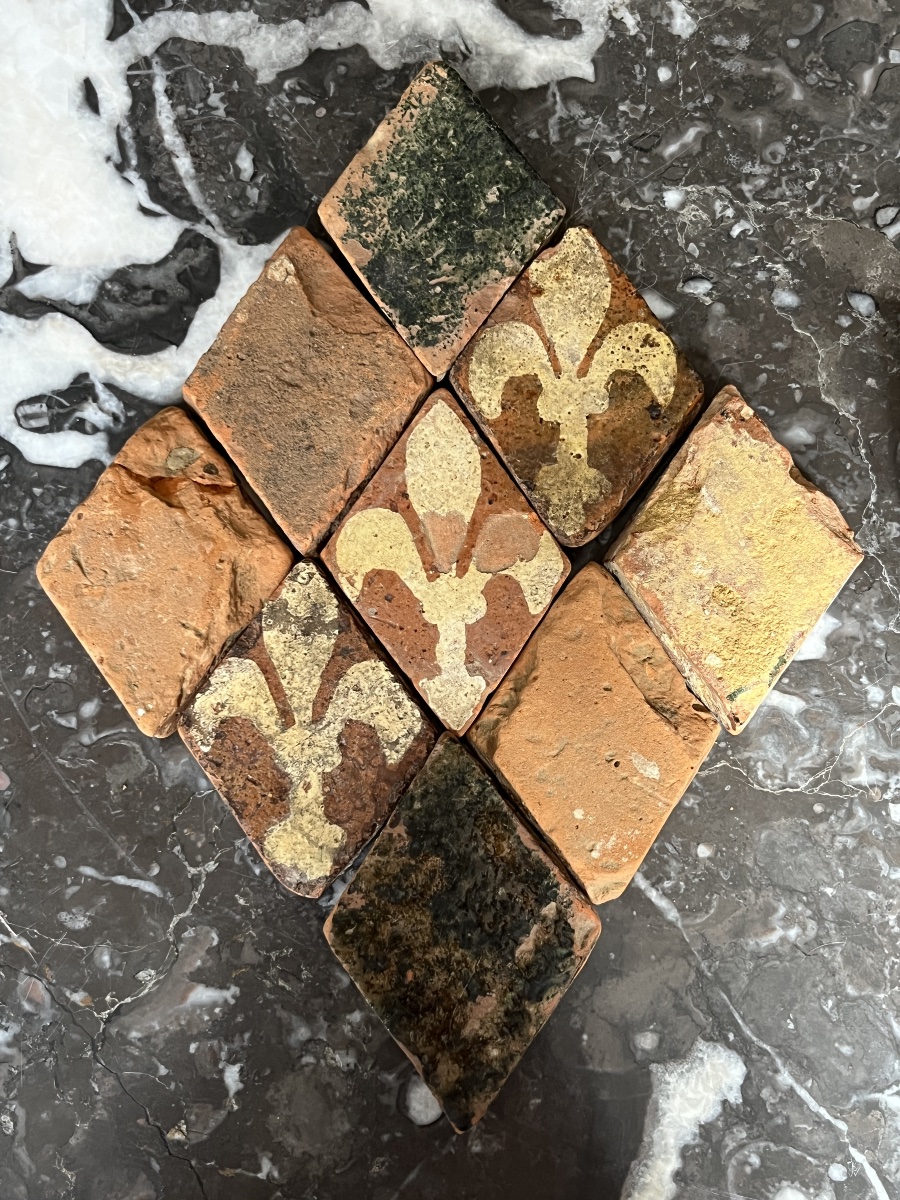 Ensemble de neuf carreaux médiévaux.-photo-1