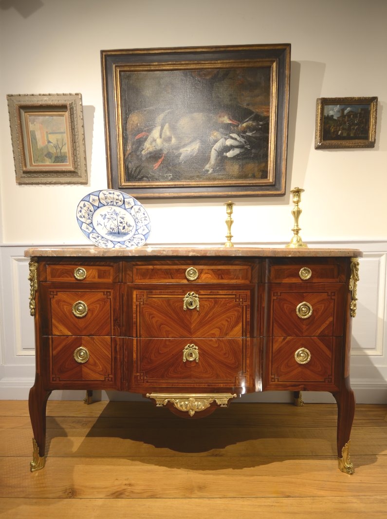Jean Lapie (maître en 1762). Commode à ressauts d'époque Transition.