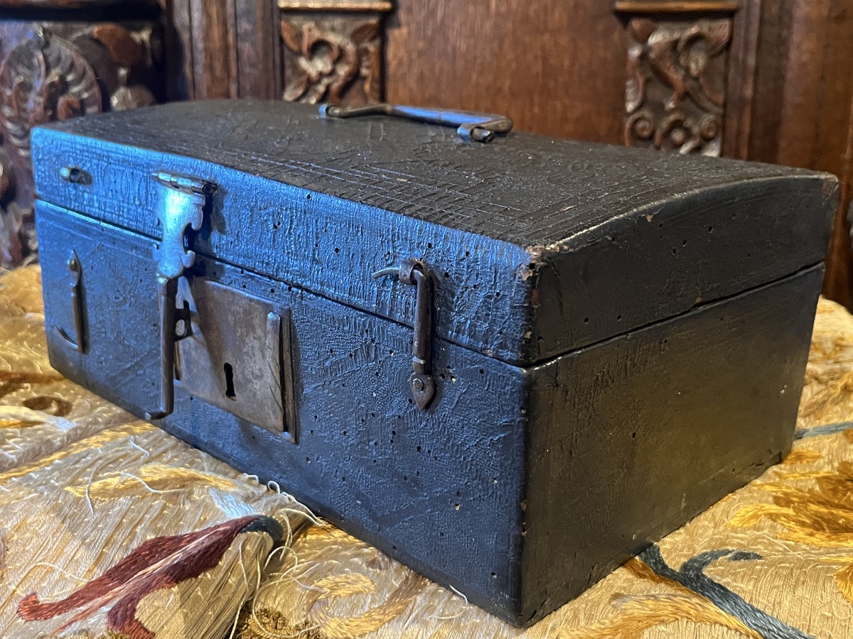 Coffret de messager. Dix-septième siècle.
