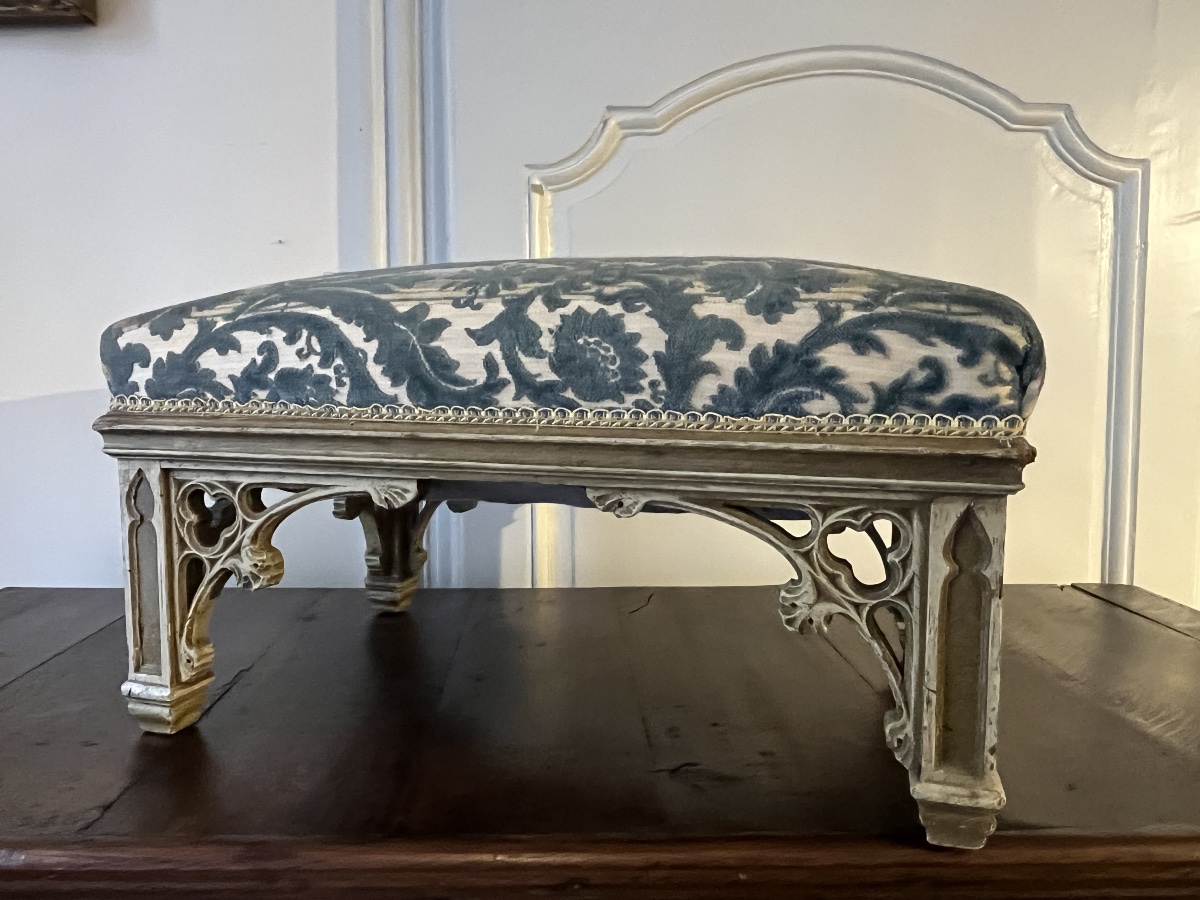 Gothic-style Stool. Nineteenth Century.-photo-3