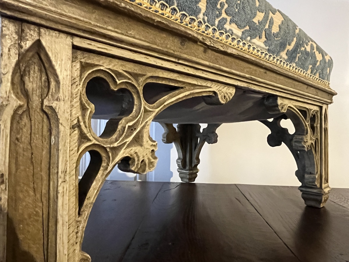 Gothic-style Stool. Nineteenth Century.-photo-1
