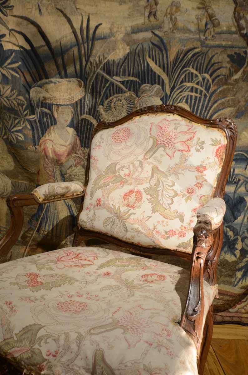 Beau fauteuil dos plat d'époque Louis XV.-photo-4