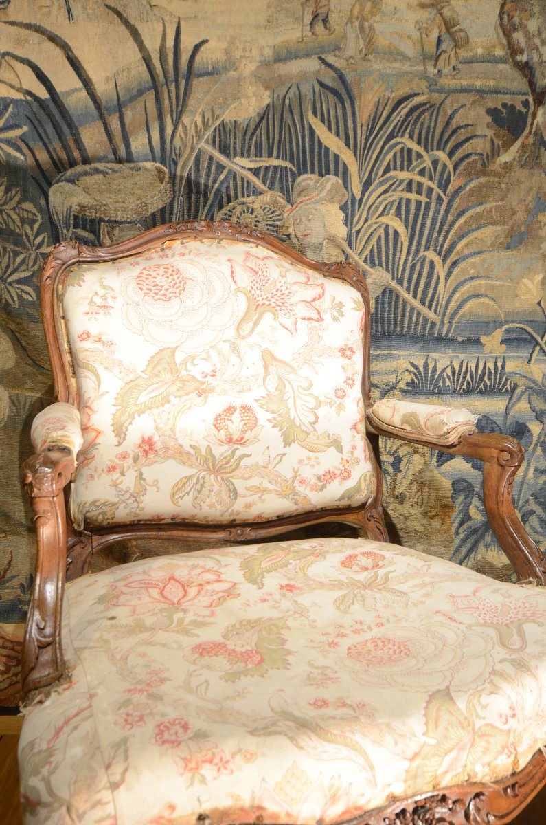 Beau fauteuil dos plat d'époque Louis XV.-photo-1