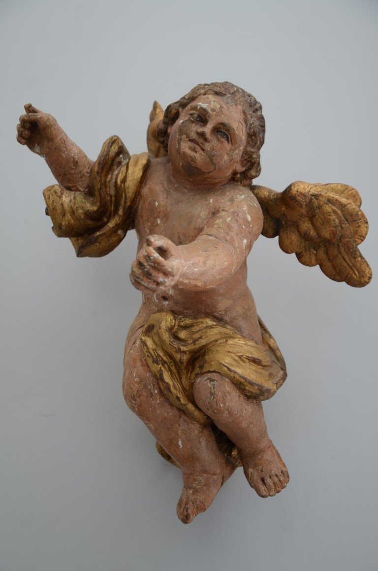 Ange en bois sculpté et doré. Dix-huitième siècle.-photo-2