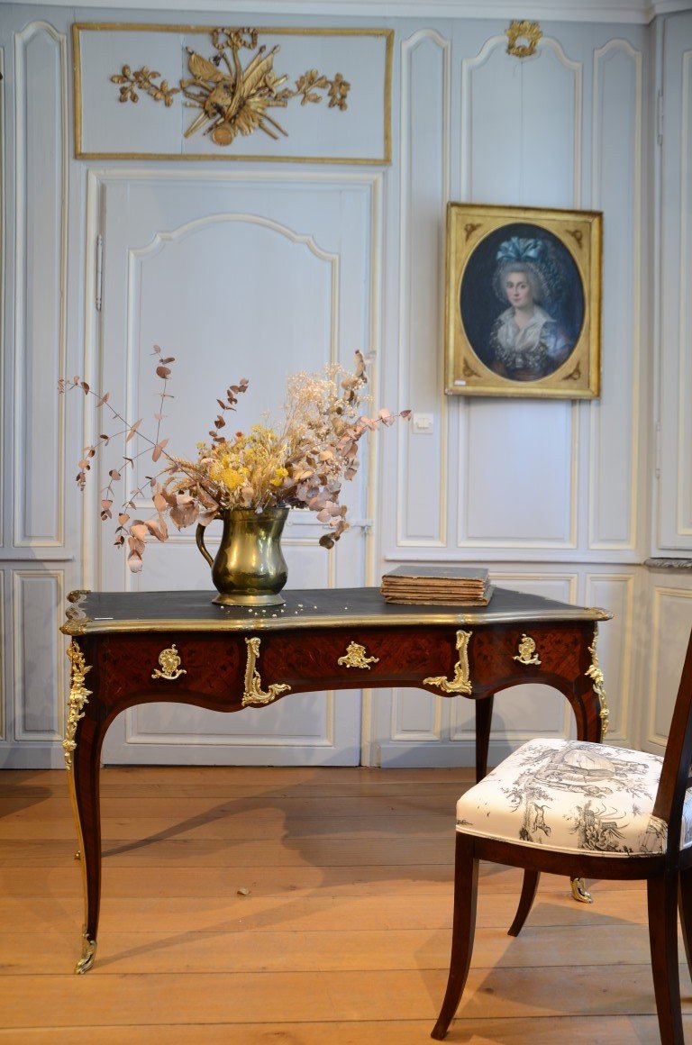 Bureau plat de style Louis XV. Seconde moitié du dix-neuvième siècle.-photo-7