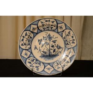 Dish With Umbilicus. Delft. Eighteenth Century.