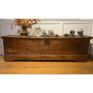 Bench Chest. 15th Century.
