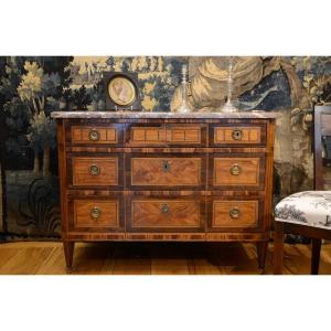 Elegant Chest Of Drawers From The End Of The Louis XVI Period Or The Beginning Of The Directory.
