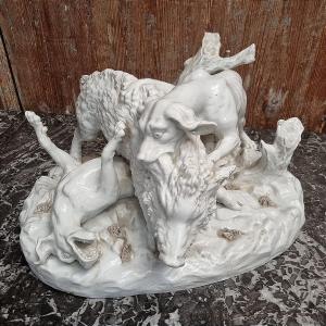 Groupe en biscuit émaillé de la manufacture de Capodimonte