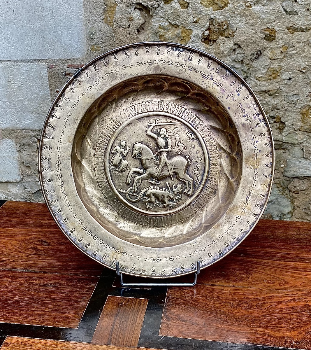 Plat d’offrande St Georges terrassant le dragon Nuremberg XVIe