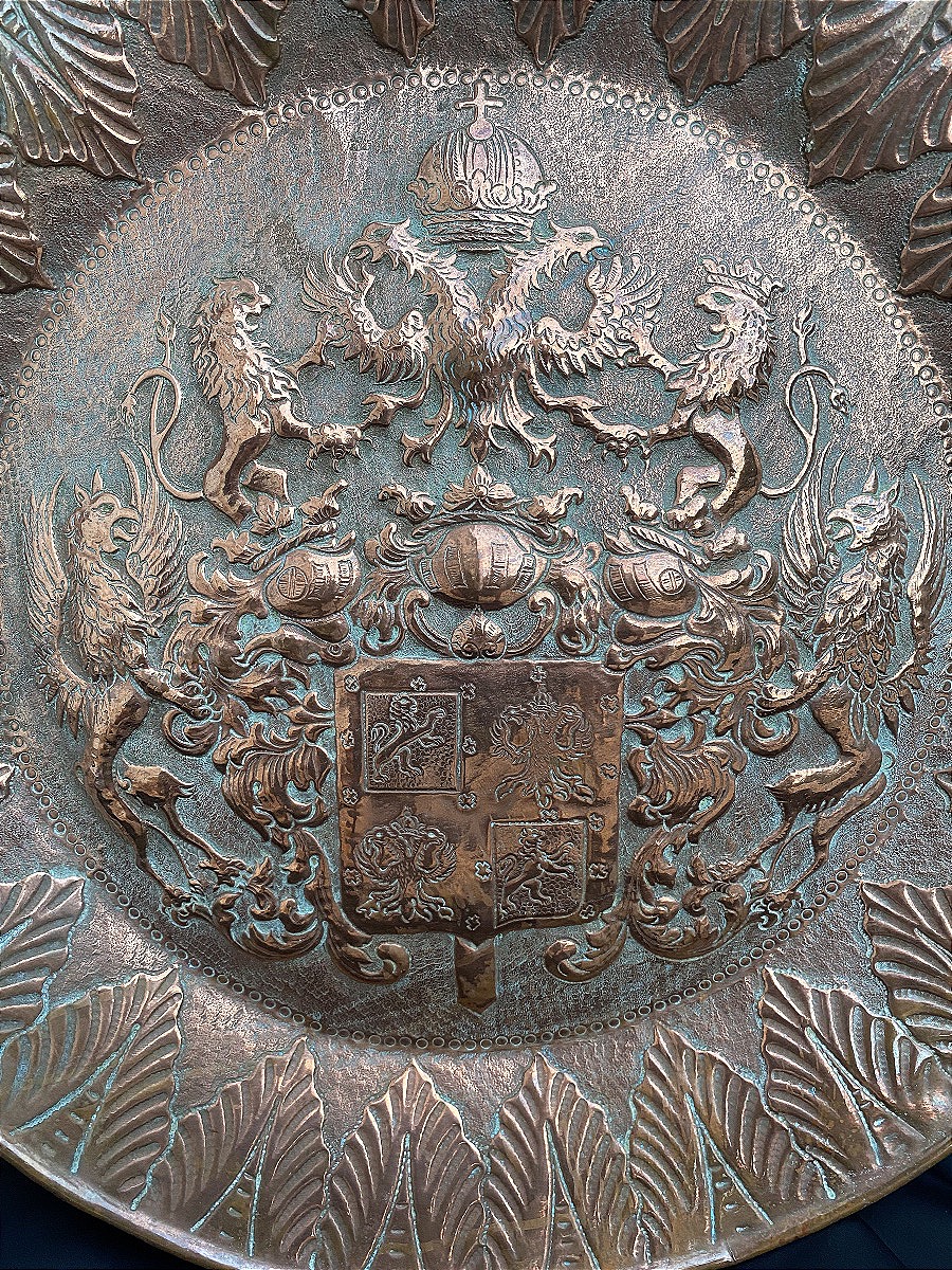 Grand plat en cuivre armoiries des Habsbourg d’Espagne XVIIe-photo-2