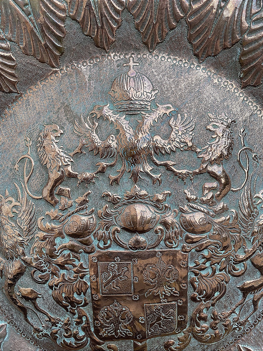 Grand plat en cuivre armoiries des Habsbourg d’Espagne XVIIe-photo-3