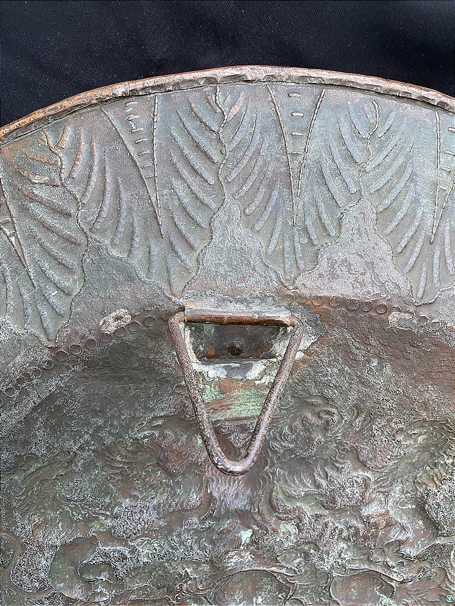 Grand plat en cuivre armoiries des Habsbourg d’Espagne XVIIe-photo-3