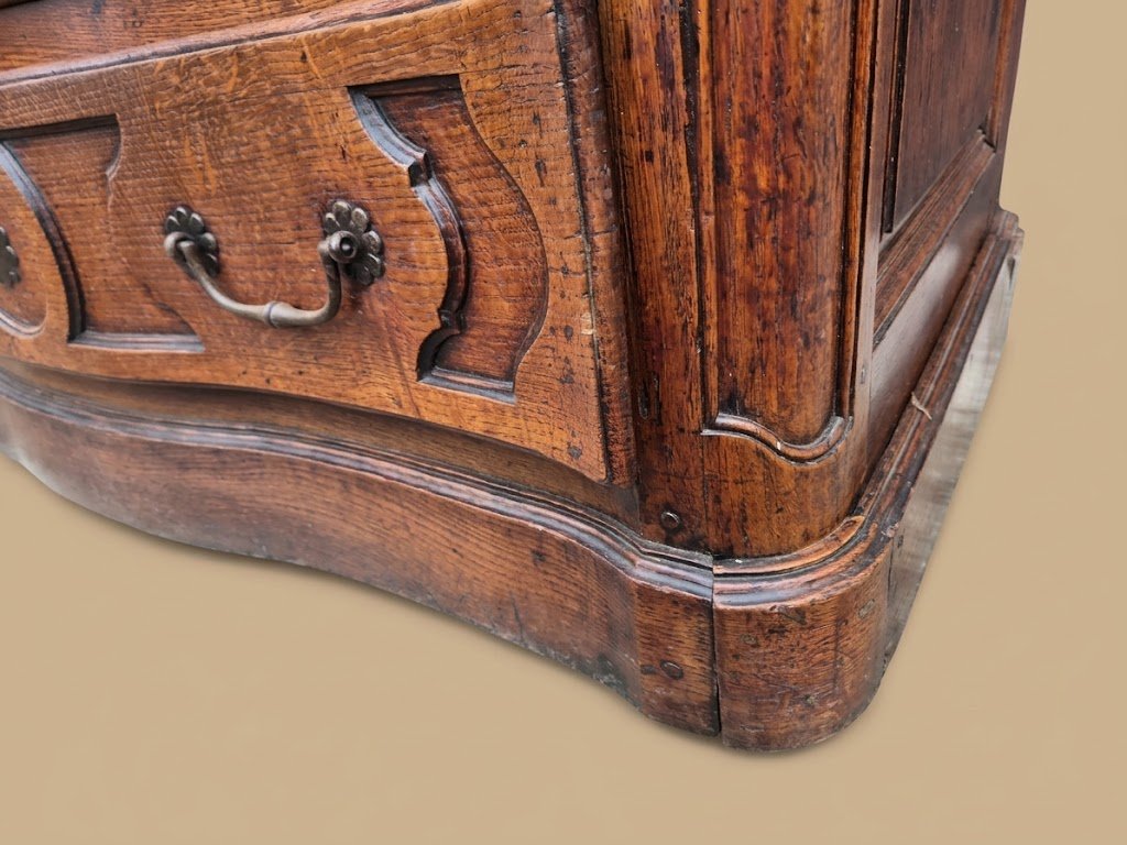 Commode de boiserie galbée et sur plinthe d'époque Louis XIV -photo-2