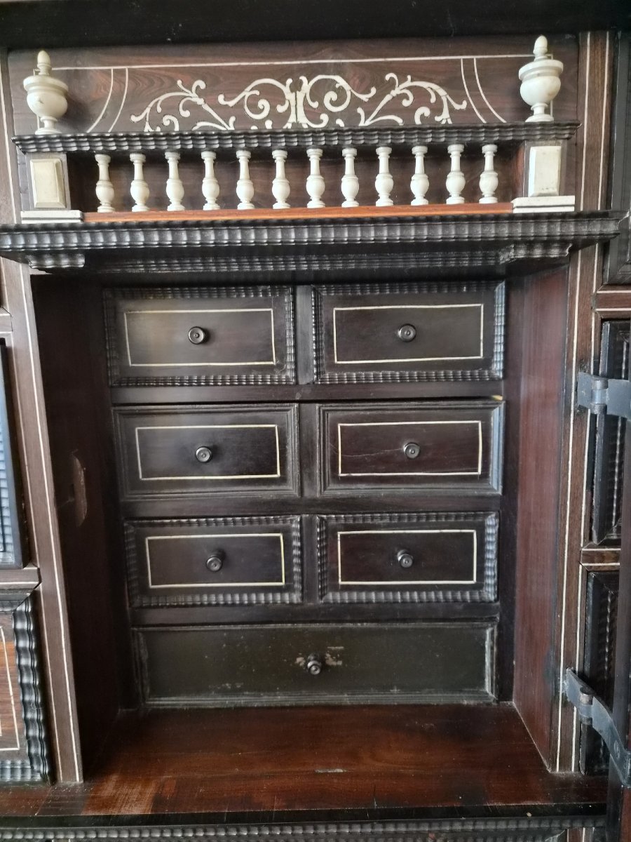 Cabinet en Palissandre et Incrustations d'Os – Italie du Nord, XVIIe Siècle-photo-1