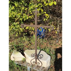 Croix en fer forgé – Région Centre – Fin XVIIIe / Début XIXe siècle