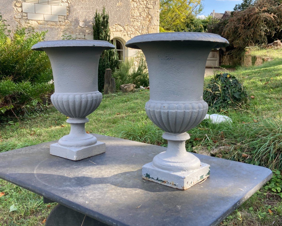 Medici Vases In XIXth Cast Iron 44 Cm