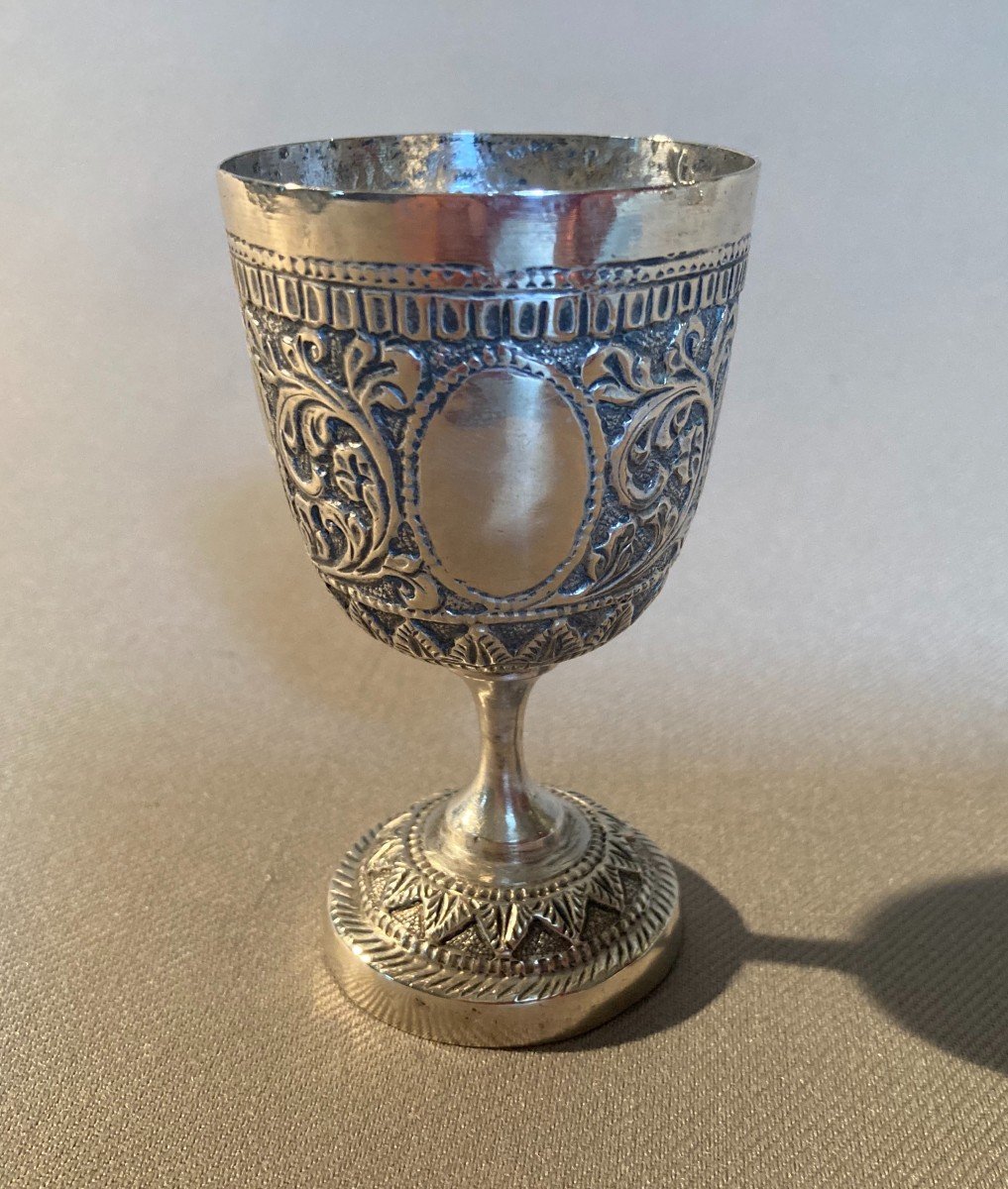 Egg Cup In Cast Silver / Orient