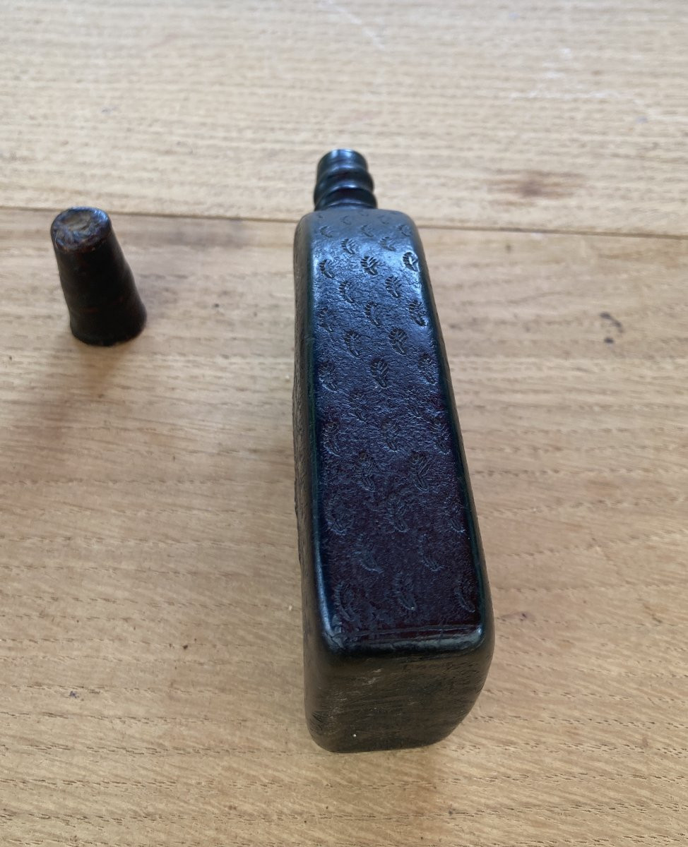 18th Century Fleur-de-lis Powder Flask-photo-2