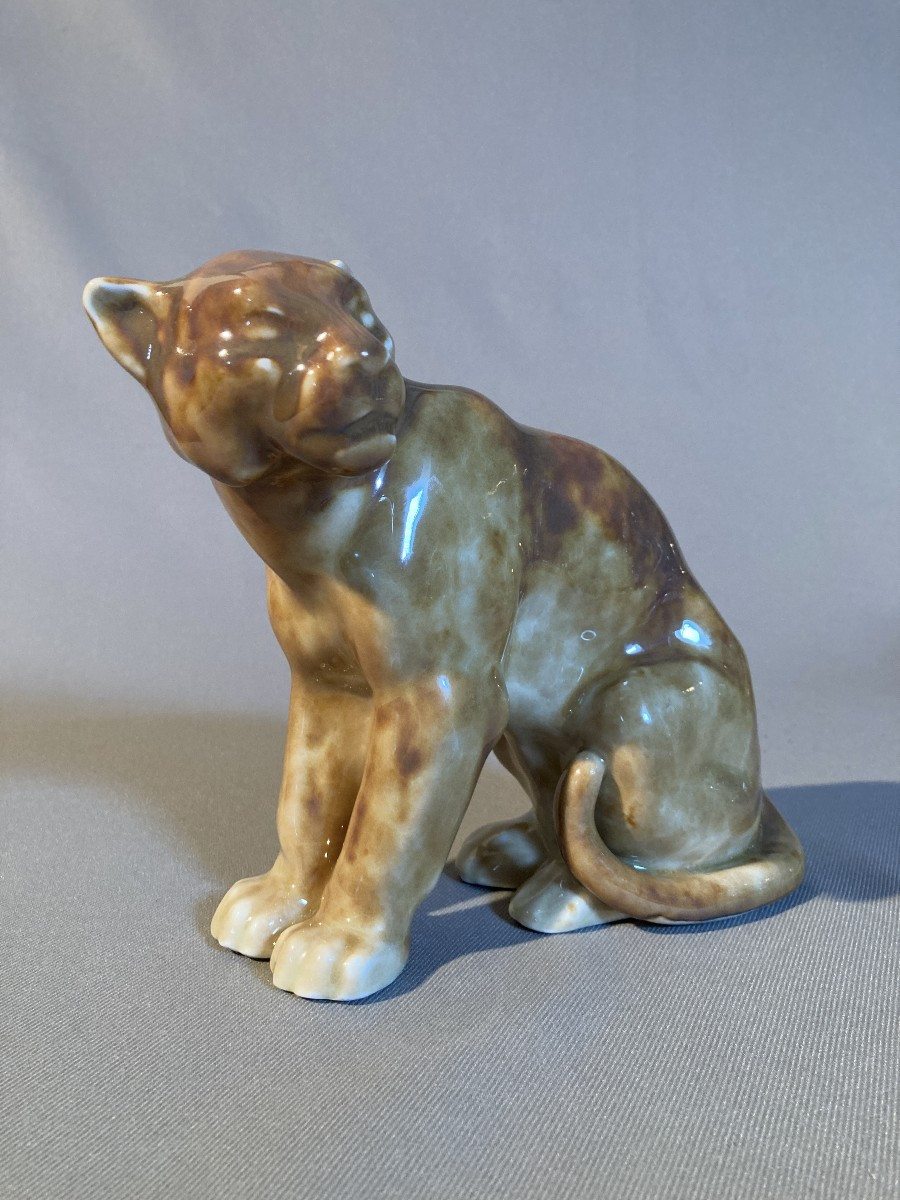 Camille Tharaud - Rare Lionne assise - Robert Lemoine
