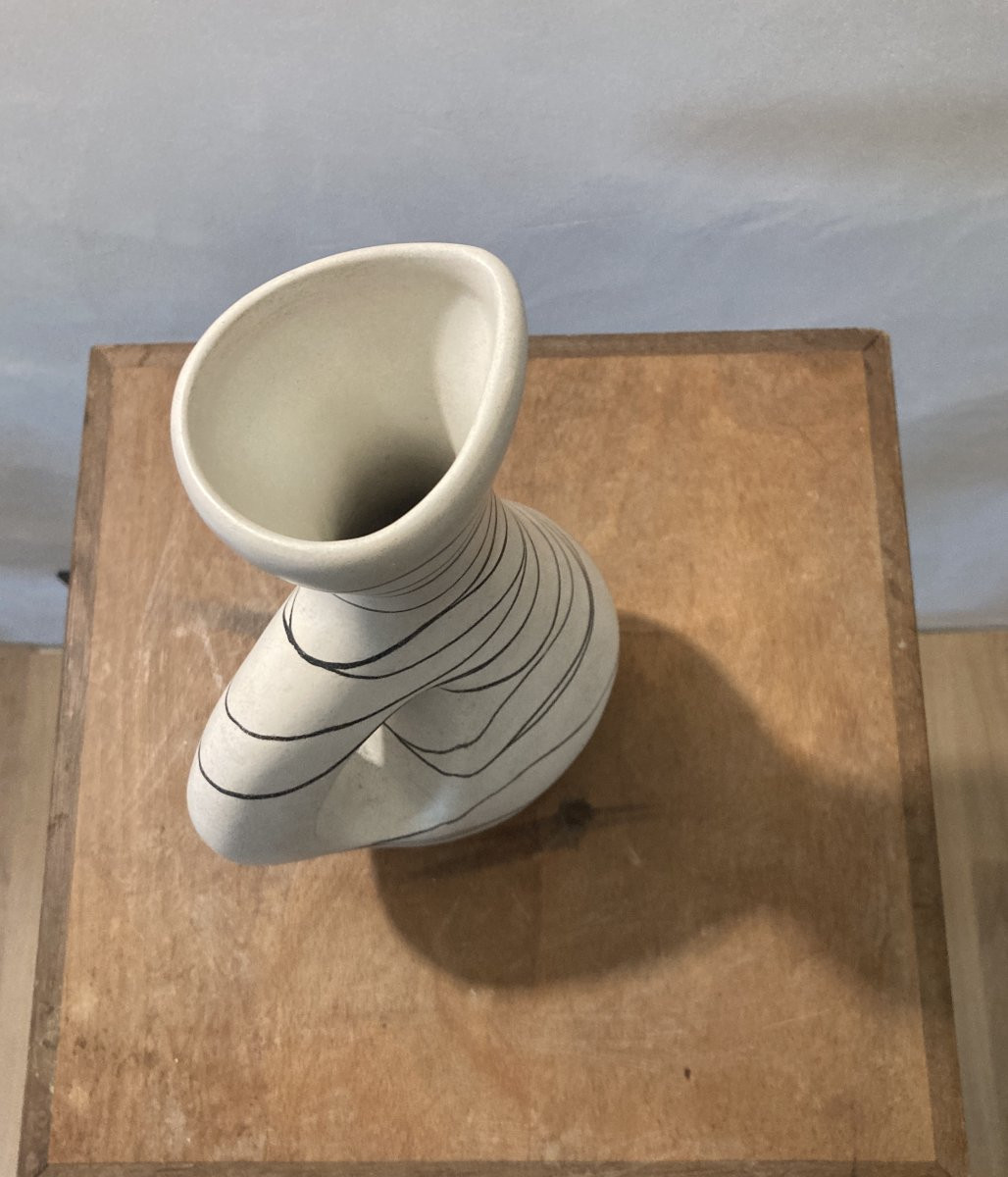 Mado Jolain - Vase pichet émaillé décor de lignes noires.-photo-6