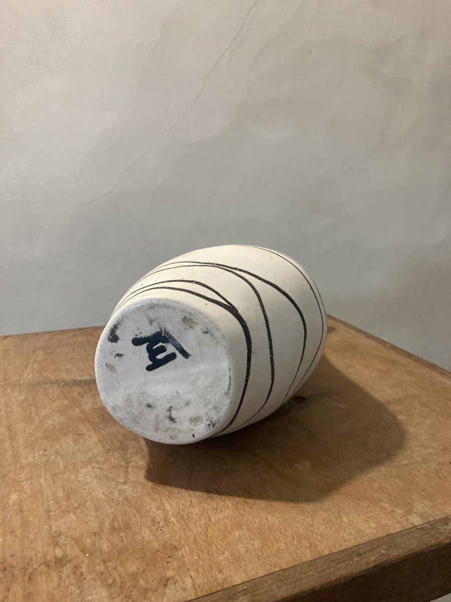 Mado Jolain - Vase pichet émaillé décor de lignes noires.-photo-7