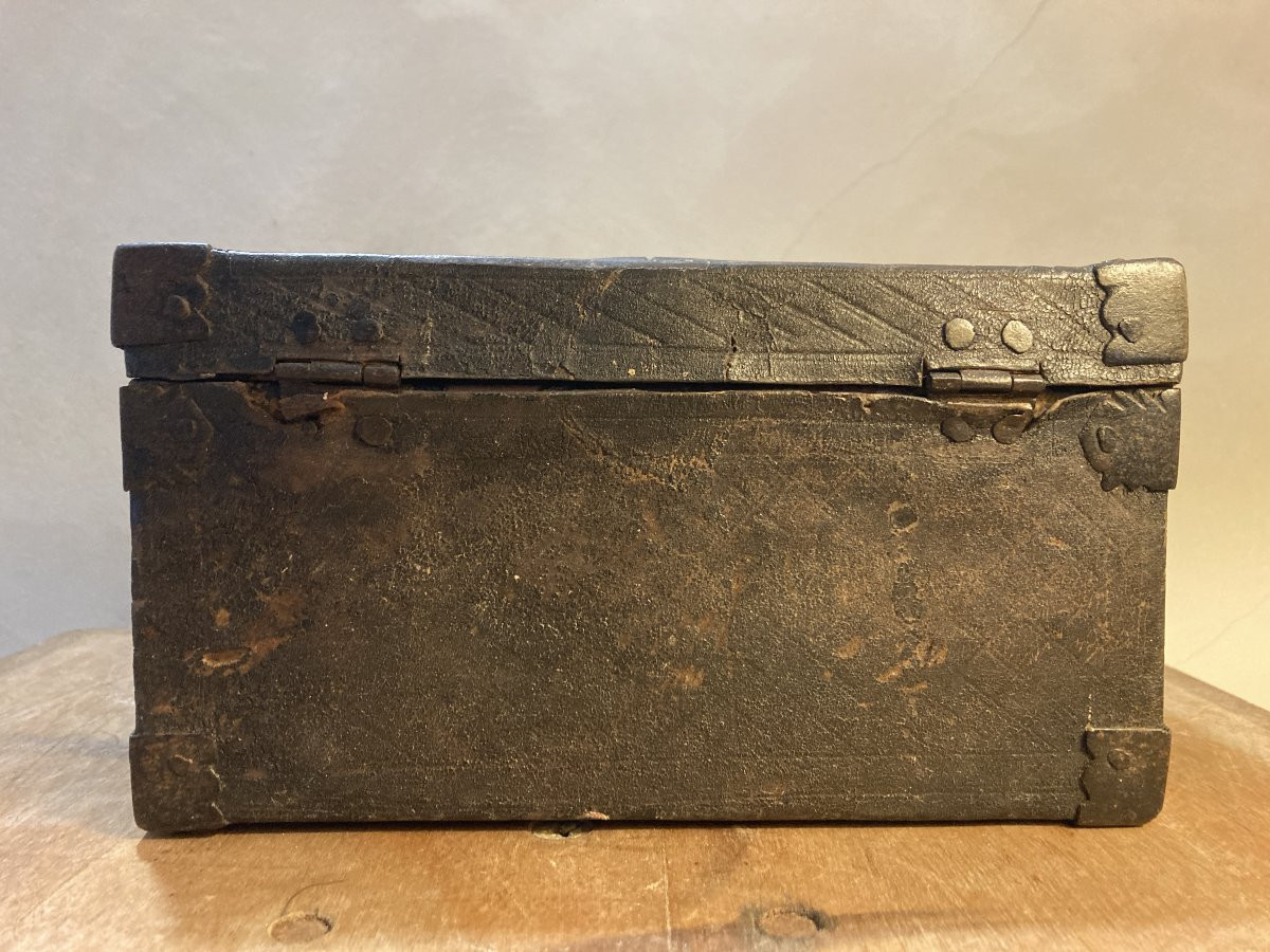 17th Century Casket-photo-2