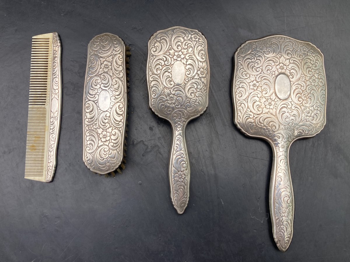 Silver Toiletry Set 