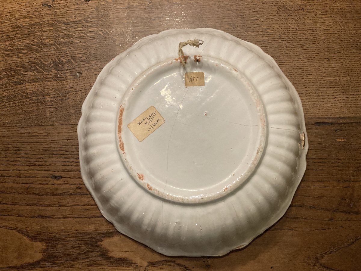 Salad Bowl Featuring A Boat From The Loire River In Nevers-photo-3