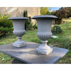 Medici Vases In XIXth Cast Iron 44 Cm