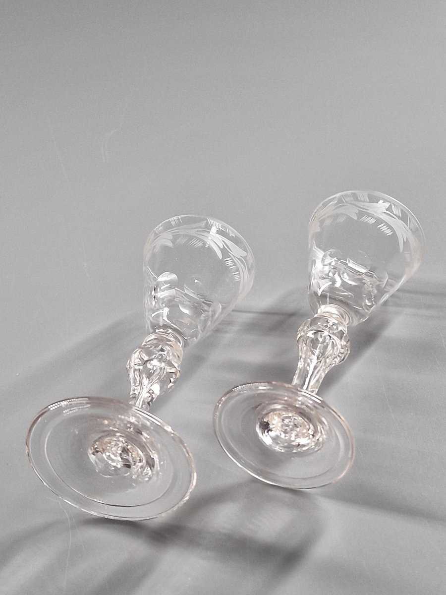 Pair Of Small Engraved Glasses With Faceted Stems - 18th Century-photo-2