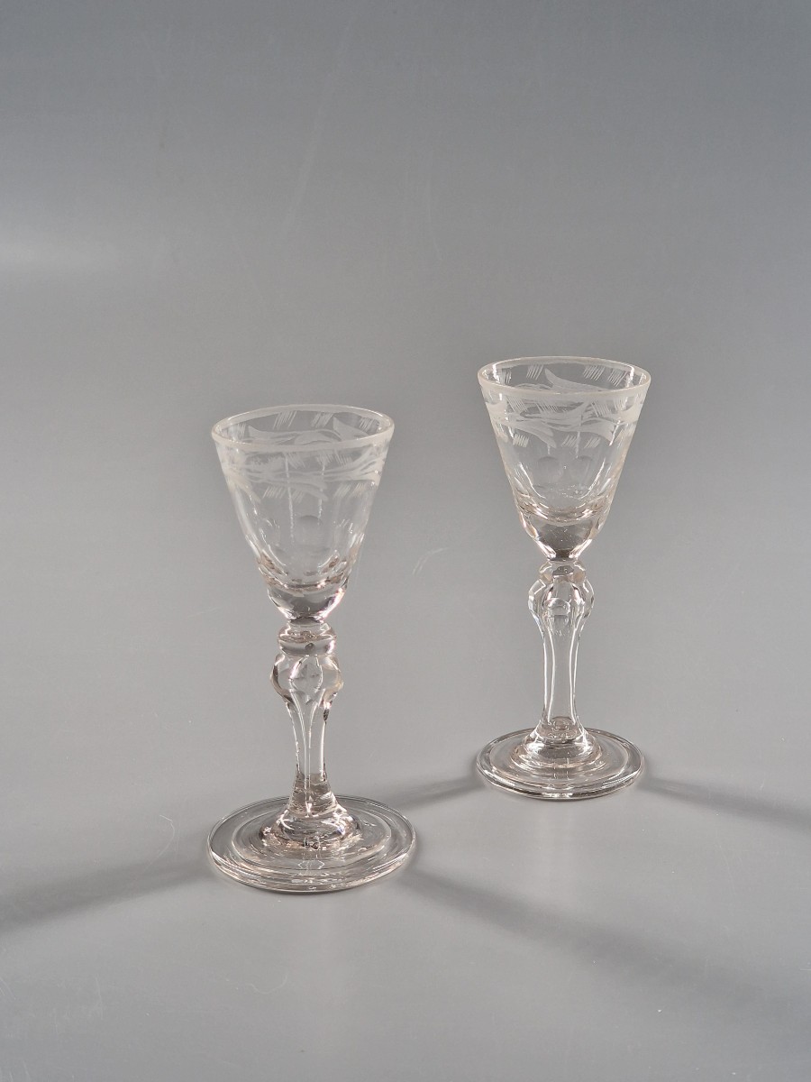 Pair Of Small Engraved Glasses With Faceted Stems - 18th Century
