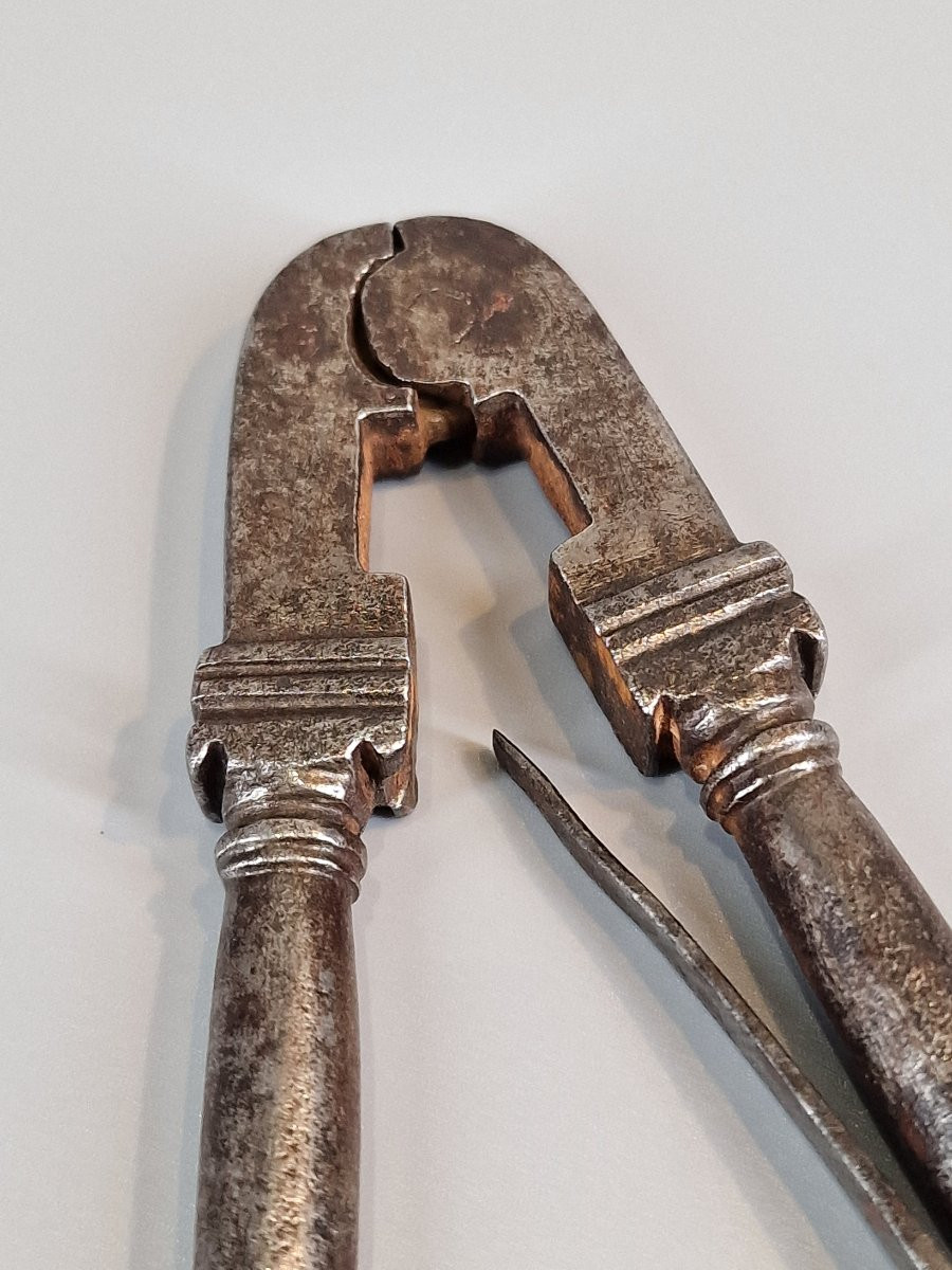 Casse-pigne en fer forgé - XVIIIe siècle-photo-4
