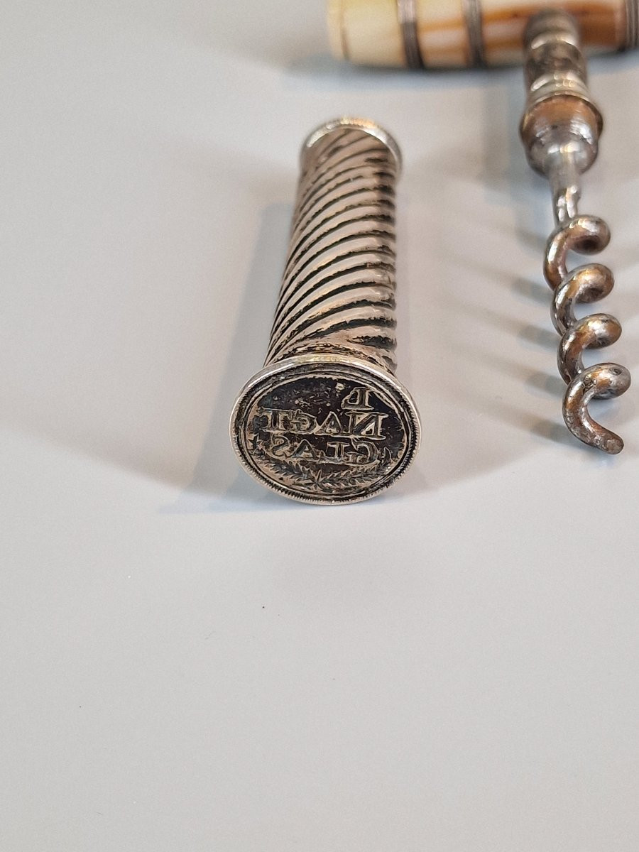 Tire bouchon de voyage en nacre et argent formant sceau - XVIIIe siècle-photo-1