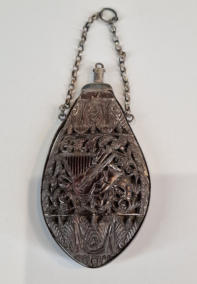 Perfume Bottle Made From A Coconut Shell Carved With Musical Instruments - 19th Century-photo-4