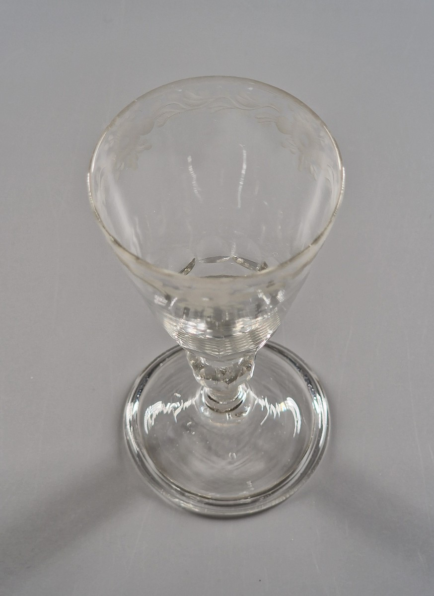 Glass With A Truncated Conical Bowl Engraved With Foliage And Small Flowers - 18th Century-photo-4