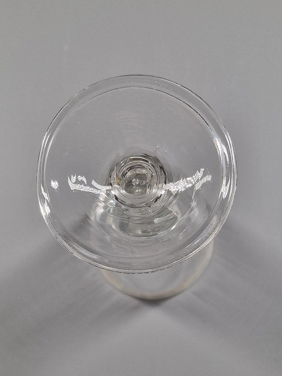 Glass With A Truncated Conical Bowl Engraved With Foliage And Small Flowers - 18th Century-photo-2