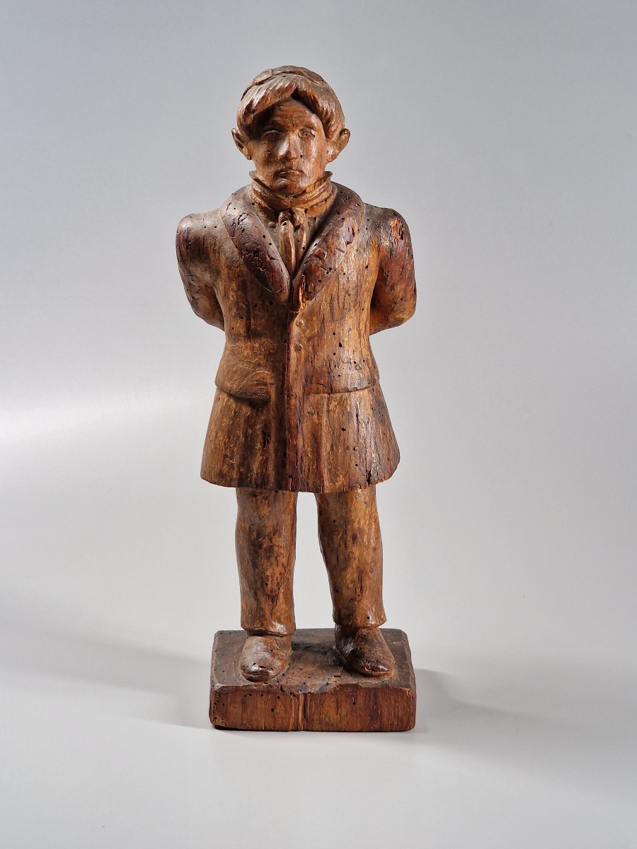 Aviateur ou coureur automobile en bois sculpté - Travail populaire du XXe siècle