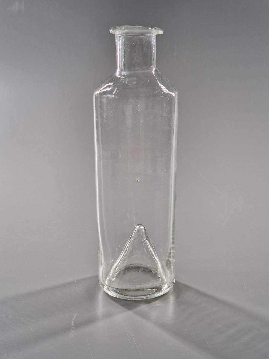 Small Wine Measure In Colorless Translucent Glass - Late 18th Century