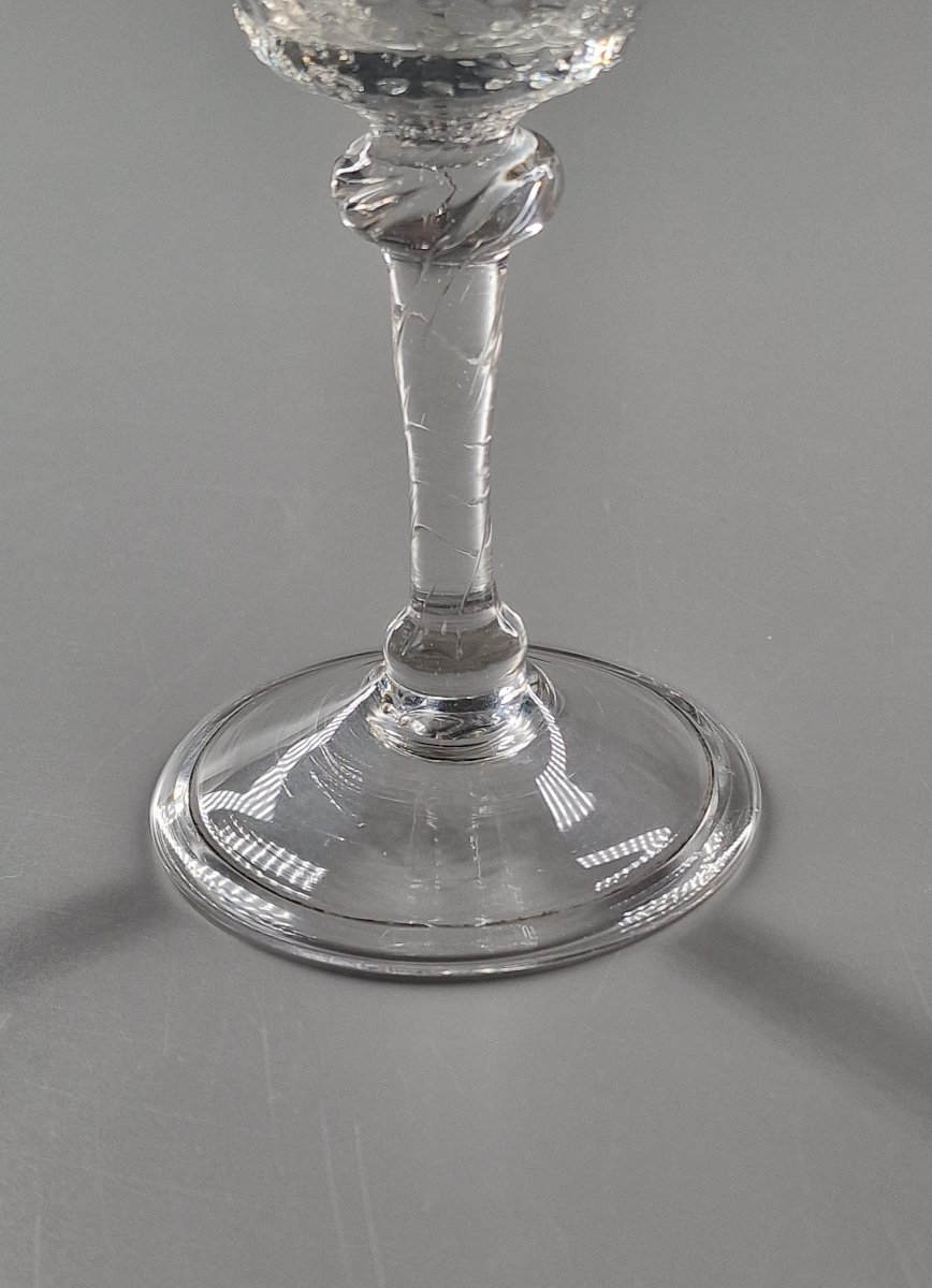 Verre liégeois à coupe grains de riz et jambe à noeud godrons - XVIIIe siècle-photo-1