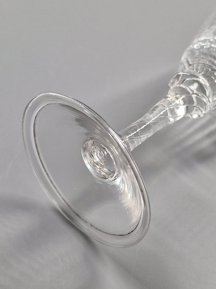 Verre liégeois à coupe grains de riz et jambe à noeud godrons - XVIIIe siècle-photo-5