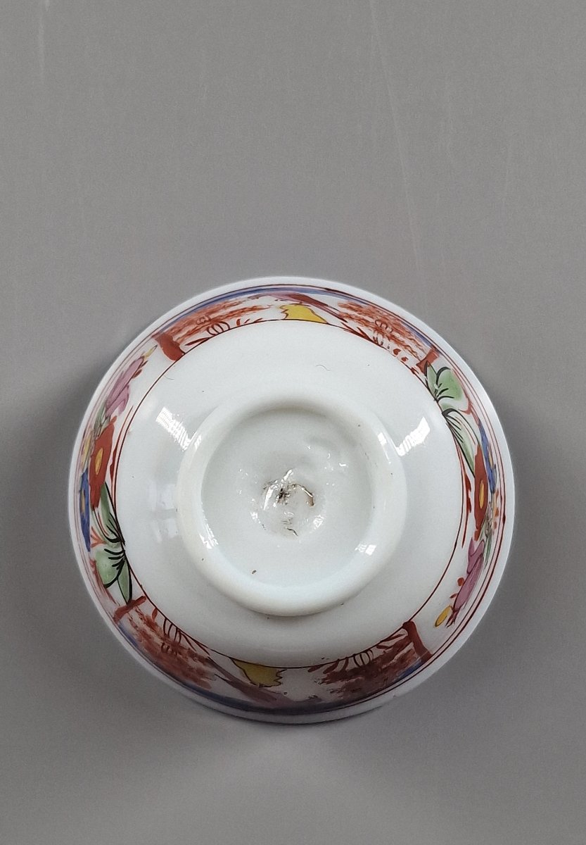 Pochon et sa soucoupe en verre opalin émaillé polychrome - Bohême ou Thuringe, XVIIIe siècle-photo-5